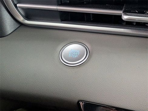 Used 2025 Hyundai Elantra Sport image 24