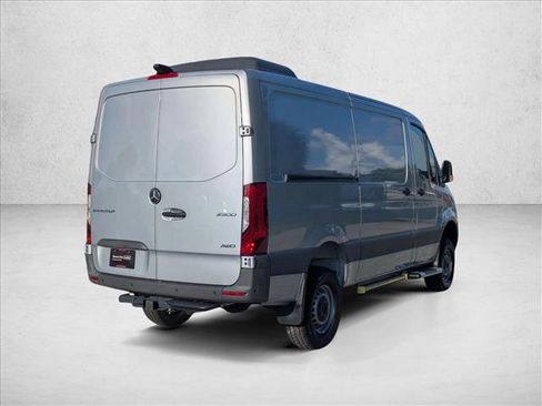 Used 2025 Mercedes-Benz Sprinter 2500 image 5