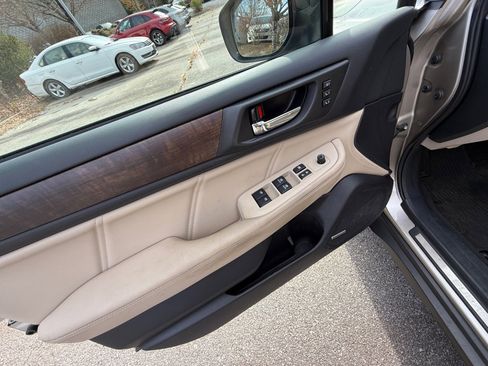 Used 2018 Subaru Outback 3.6R Limited image 36
