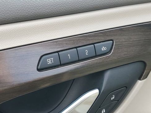 Used 2018 GMC Terrain Denali w/ Driver Alert Package II AWD/4WD image 13