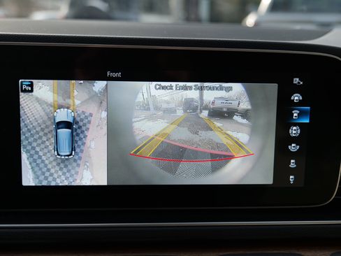 Used 2021 Mercedes-Benz GLE 350 4MATIC w/ AMG Line Exterior image 26