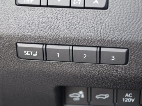 Used 2026 Lexus GX 550 w/ Accessory Package (2T) AWD/4WD image 16