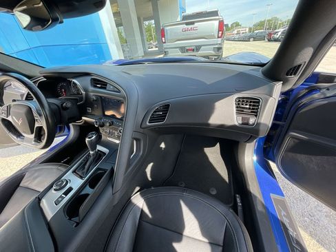 Used 2019 Chevrolet Corvette Stingray Coupe RWD image 26