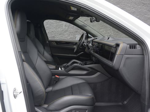 Certified 2024 Porsche Cayenne Turbo GT AWD/4WD image 26