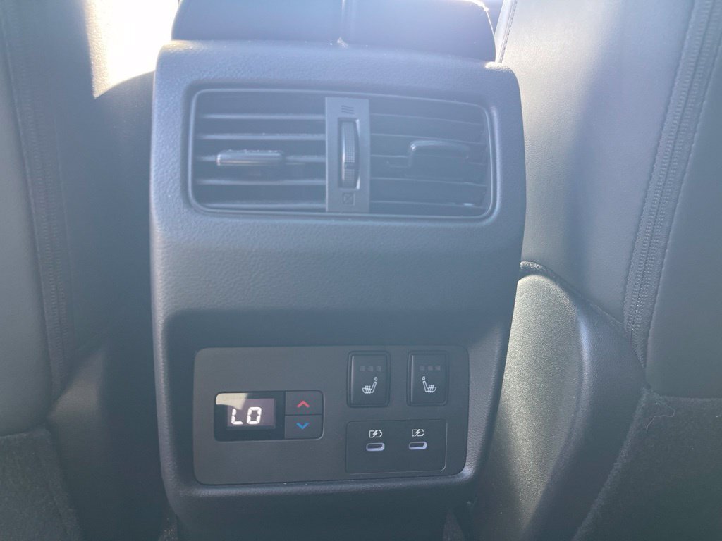 Used 2024 Nissan Rogue Platinum w/ Platinum Premium Package FWD image 11