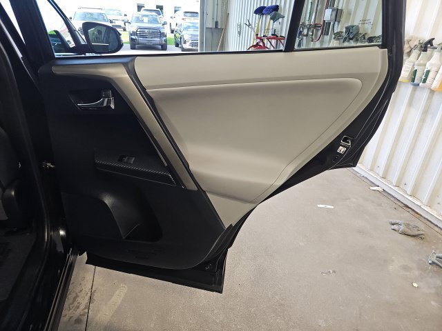 Used 2013 Toyota RAV4 Limited AWD/4WD image 31