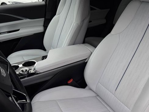 Used 2024 Cadillac Lyriq Sport RWD image 30