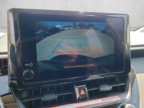 Used 2025 Toyota Corolla LE image 23