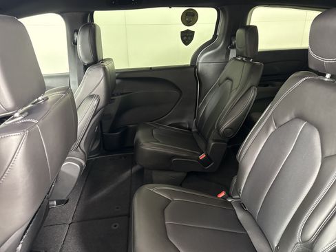 New 2026 Chrysler Pacifica Select w/ S Appearance Package FWD image 14