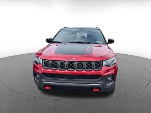 Used 2025 Jeep Compass Trailhawk AWD/4WD image 3