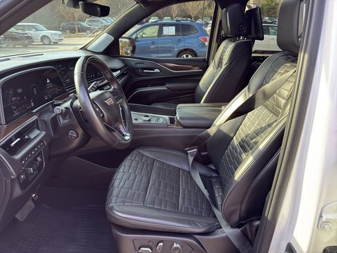 Used 2023 Cadillac Escalade ESV Sport Platinum w/ LPO, ONYX Package image 9