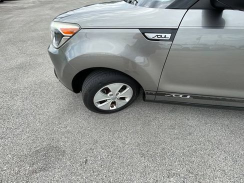 Used 2016 Kia Soul w/ Convenience Package FWD image 15
