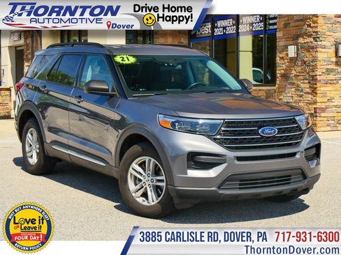 Used 2021 Ford Explorer XLT image 1