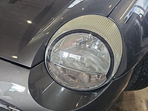 Used 2003 Ford Thunderbird image 21