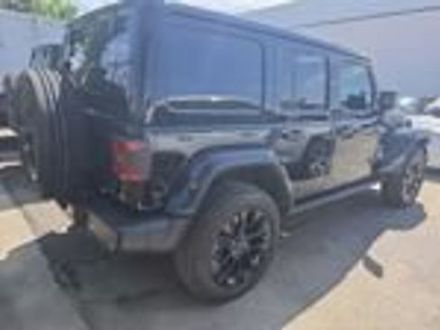 Used 2024 Jeep Wrangler Unlimited Sahara AWD/4WD image 8
