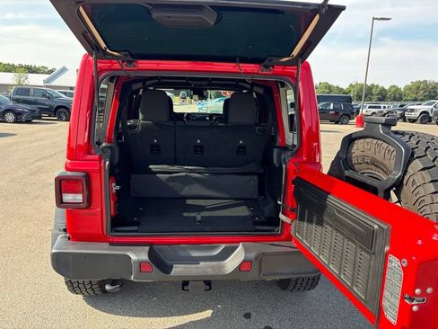 Used 2024 Jeep Wrangler Unlimited Sport AWD/4WD image 11