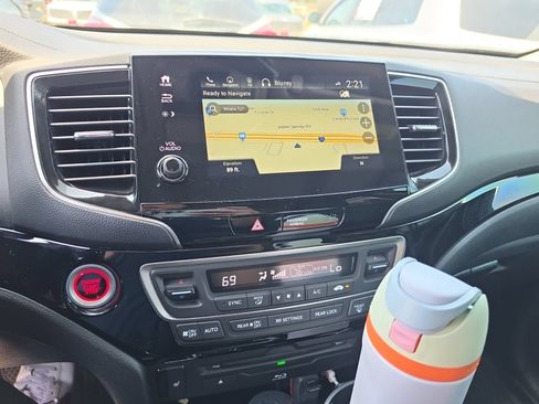 Used 2020 Honda Pilot Touring image 8