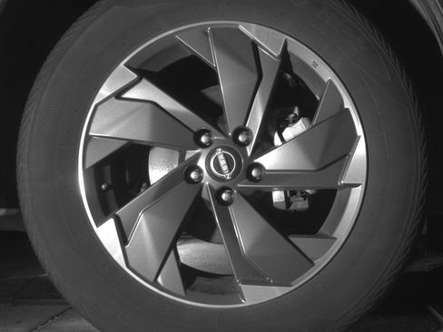 Used 2025 Nissan Rogue SV AWD/4WD image 15