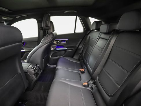 Used 2025 Mercedes-Benz GLC 350e 4MATIC image 21