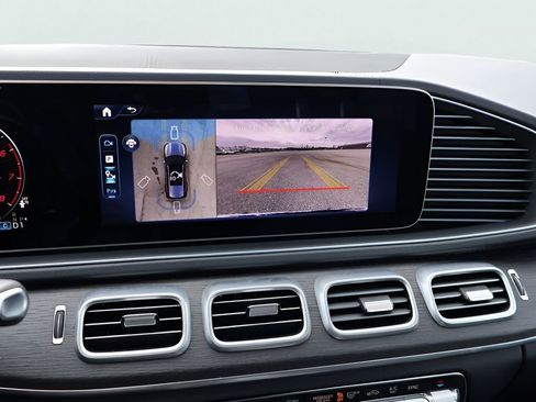 Used 2025 Mercedes-Benz GLS 450 4MATIC image 27