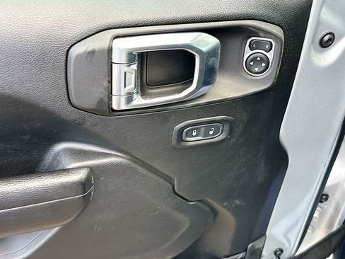 Used 2023 Jeep Wrangler Unlimited w/ Sun & Screen Package AWD/4WD image 19