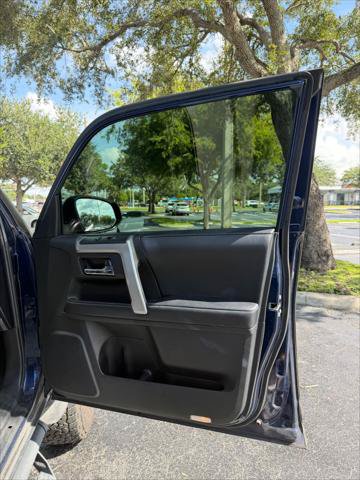 Used 2019 Toyota 4Runner SR5 AWD/4WD image 11