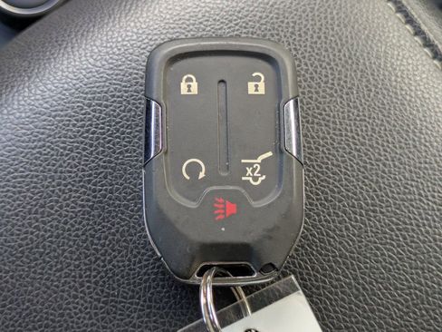 Used 2023 GMC Acadia SLT image 31