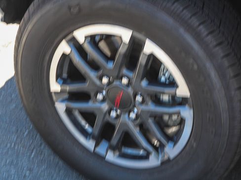 Used 2025 Toyota Tacoma TRD Sport AWD/4WD image 13