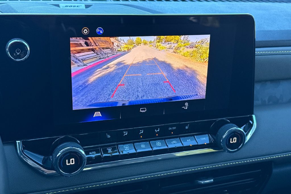 Used 2024 Chevrolet Colorado ZR2 w/ Safety Package AWD/4WD image 22