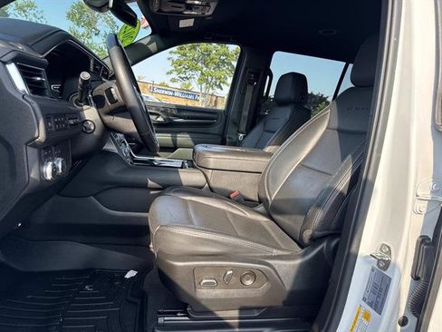 Used 2022 GMC Yukon Denali AWD/4WD image 7