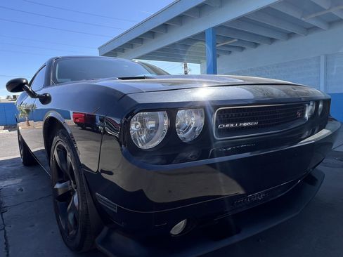 Used 2013 Dodge Challenger R/T image 1