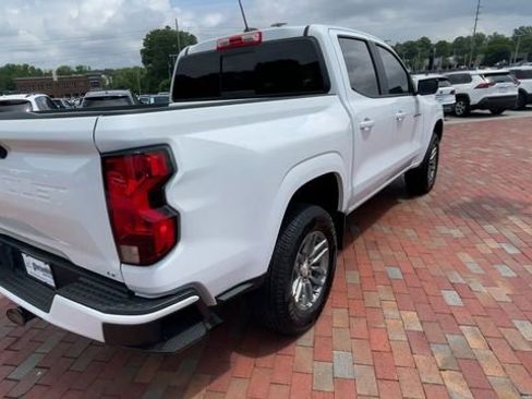 Used 2024 Chevrolet Colorado LT w/ LT Convenience Package RWD image 9