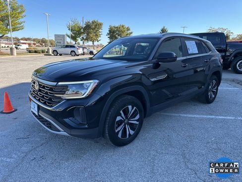 Used 2024 Volkswagen Atlas Cross Sport SE image 13
