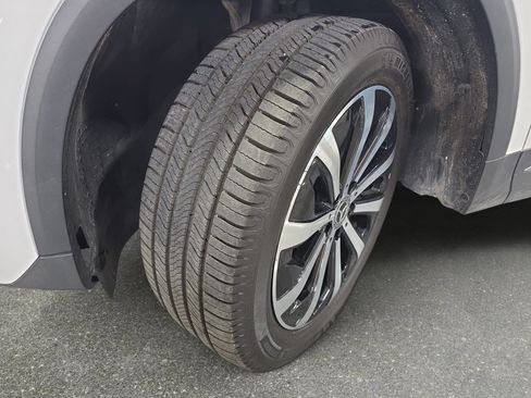 Used 2021 Mercedes-Benz GLA 250 w/ Premium Package image 31