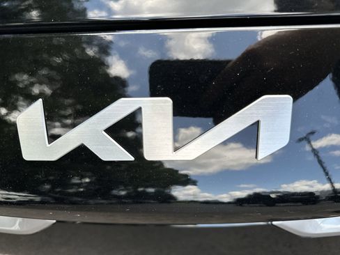 Used 2023 Kia Forte LXS w/ LXS Technology Package FWD image 26