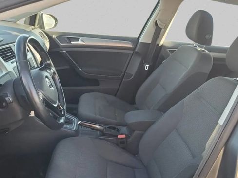 Used 2017 Volkswagen Golf S image 5