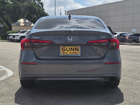 Used 2022 Honda Civic Sport image 4
