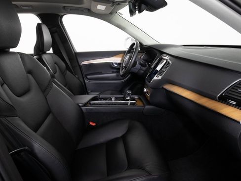 Used 2023 Volvo XC90 B6 Plus w/ Protection Package Premier image 21