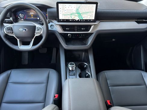 New 2026 Ford Explorer Active image 12