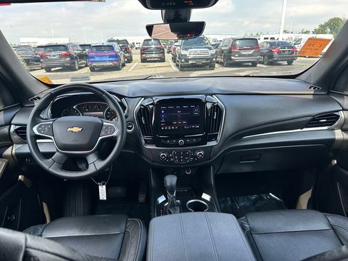 Used 2023 Chevrolet Traverse LT w/ Rear Camera Mirror Package AWD/4WD image 20