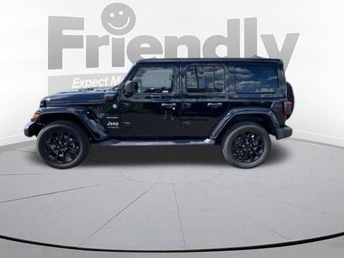 Used 2022 Jeep Wrangler Unlimited Sahara AWD/4WD image 2