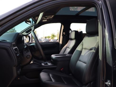 Used 2023 Chevrolet Suburban Z71 w/ Off-Road Capability Package AWD/4WD image 10