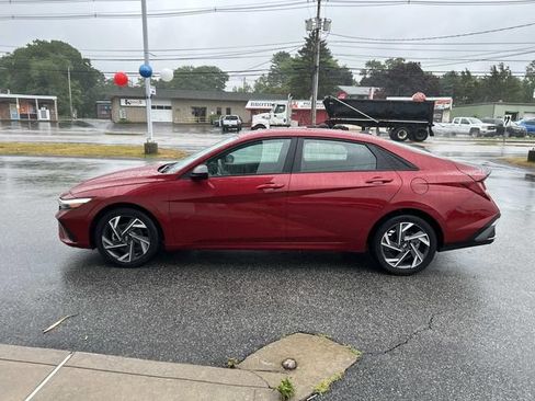 Certified 2025 Hyundai Elantra Sport FWD image 6