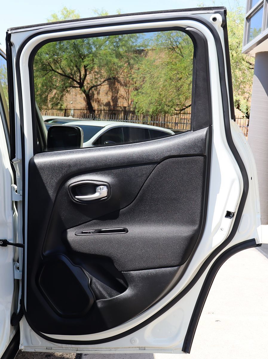 Used 2021 Jeep Renegade Latitude w/ Convenience Group FWD image 26