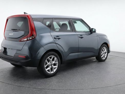 Used 2025 Kia Soul LX w/ LX Technology Package FWD image 9