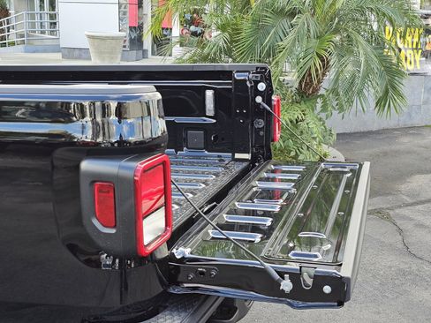 New 2026 Jeep Gladiator Sport image 7