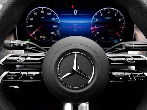 New 2026 Mercedes-Benz GLC 300 image 23