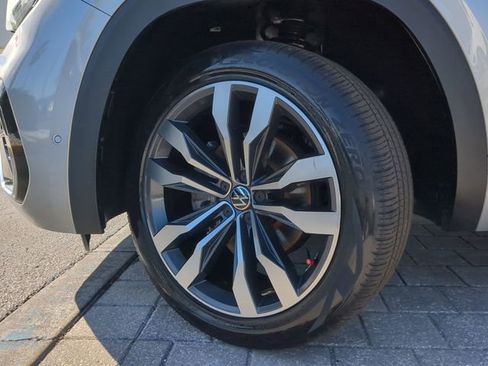 Certified 2022 Volkswagen Atlas Cross Sport SEL Premium R-Line image 36