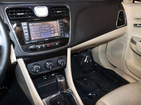 Used 2013 Chrysler 200 Limited FWD image 50