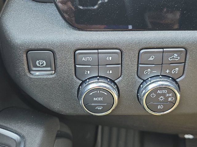 Used 2025 GMC Sierra 2500 SLT w/ SLT Premium Package AWD/4WD image 18
